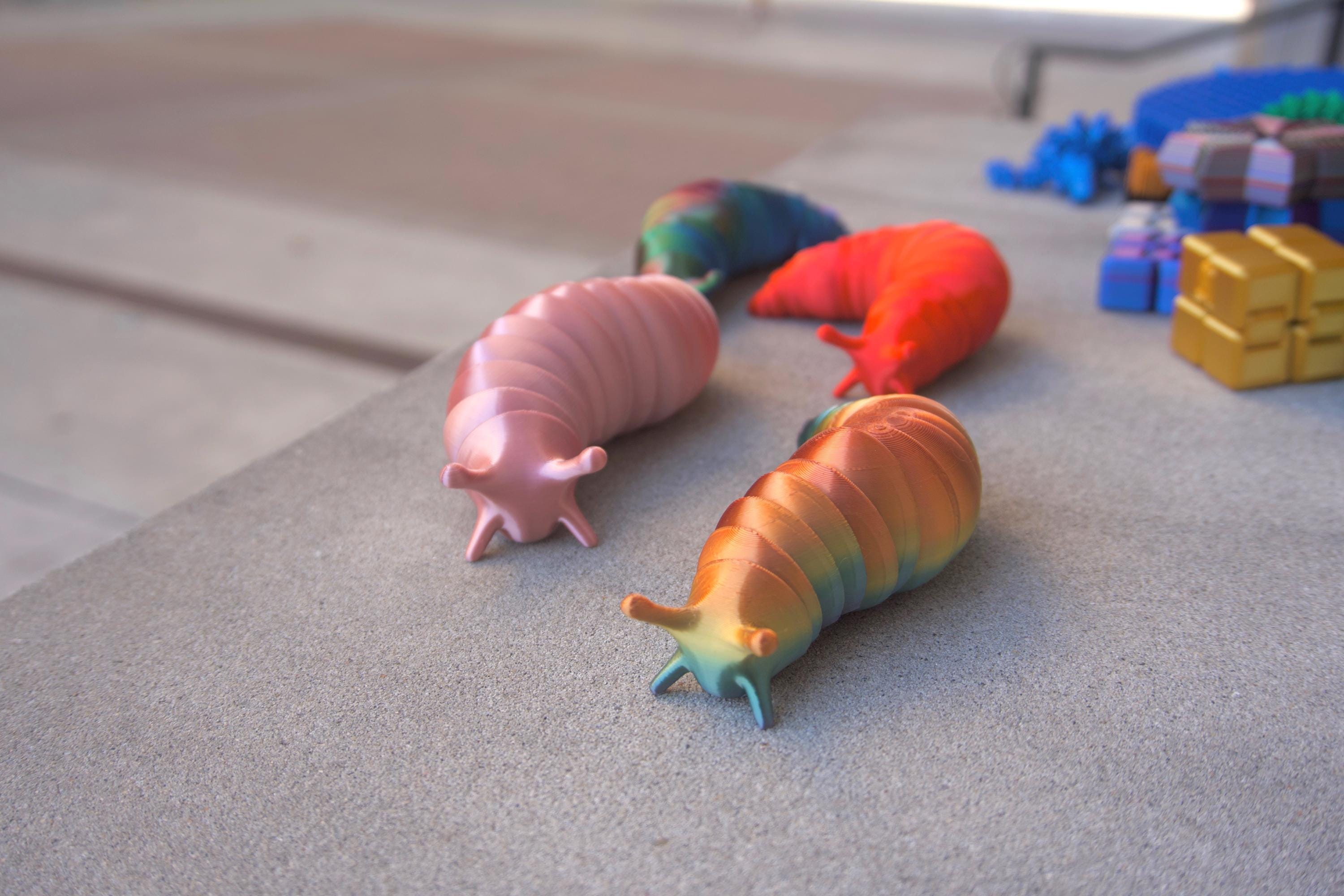 3D Printed Articulated Slug Fidget Toy: Rainbow Colors, Desk Decor